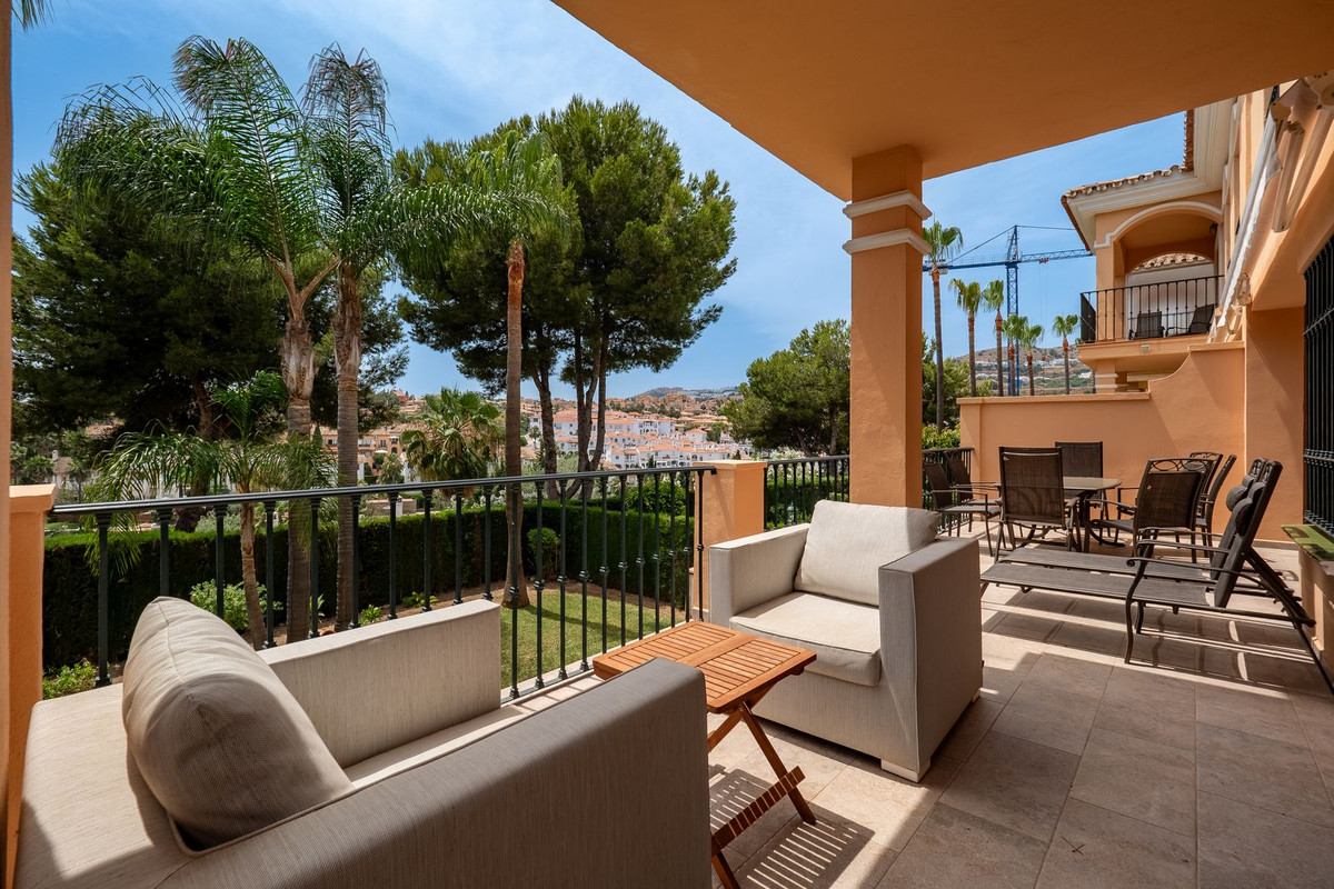 Riviera Del Sol, Malaga, 3 Bedrooms Bedrooms, ,2 BathroomsBathrooms,For Sale,R5074102