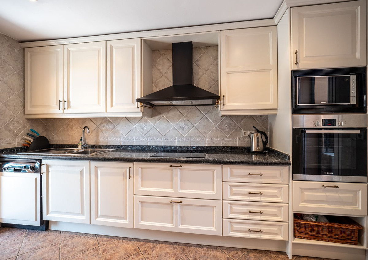 Riviera Del Sol, Malaga, 3 Bedrooms Bedrooms, ,2 BathroomsBathrooms,For Sale,R5074102