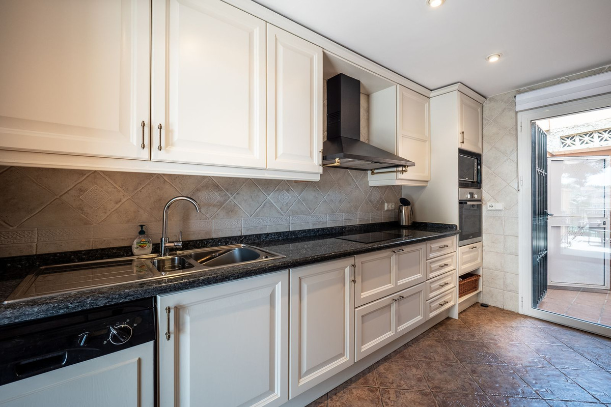 Riviera Del Sol, Malaga, 3 Bedrooms Bedrooms, ,2 BathroomsBathrooms,For Sale,R5074102