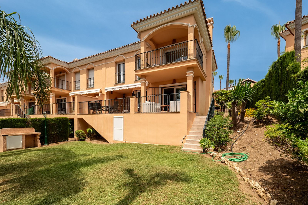 Riviera Del Sol, Malaga, 3 Bedrooms Bedrooms, ,2 BathroomsBathrooms,For Sale,R5074102