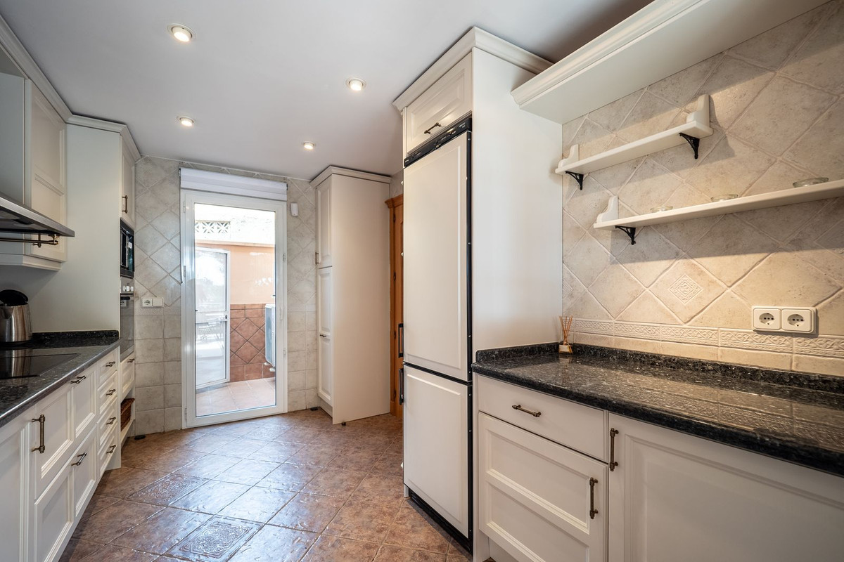 Riviera Del Sol, Malaga, 3 Bedrooms Bedrooms, ,2 BathroomsBathrooms,For Sale,R5074102