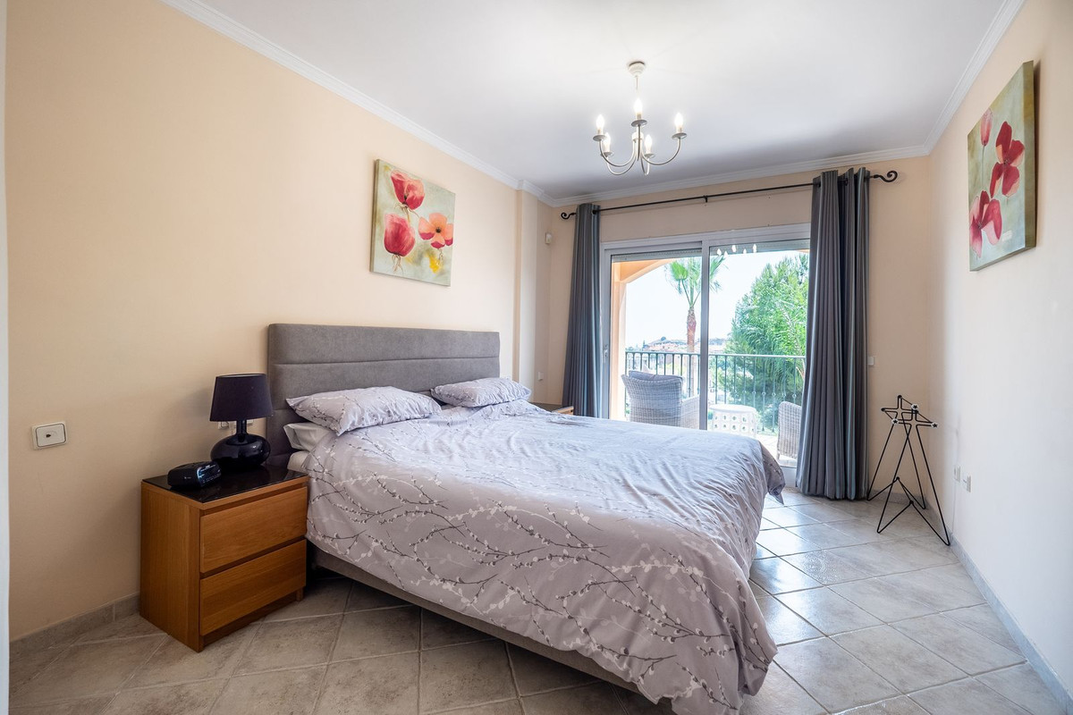 Riviera Del Sol, Malaga, 3 Bedrooms Bedrooms, ,2 BathroomsBathrooms,For Sale,R5074102