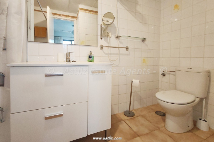 2 Bed, 2 Bath, ApartmentFor Sale, Castle Harbour, Los Cristianos