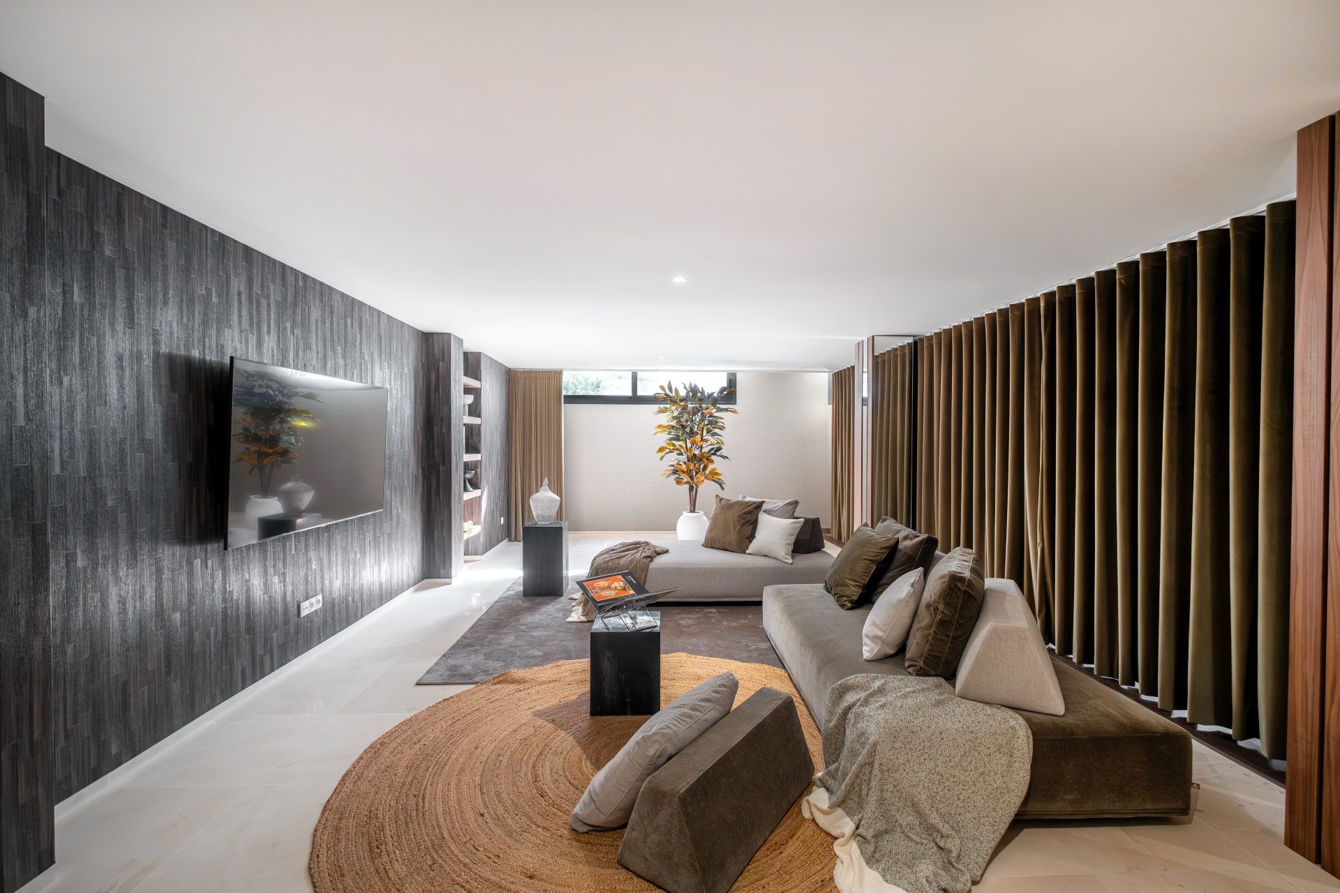 6 Bed, 6 Bath, HouseFor Sale, Estepona, Malaga