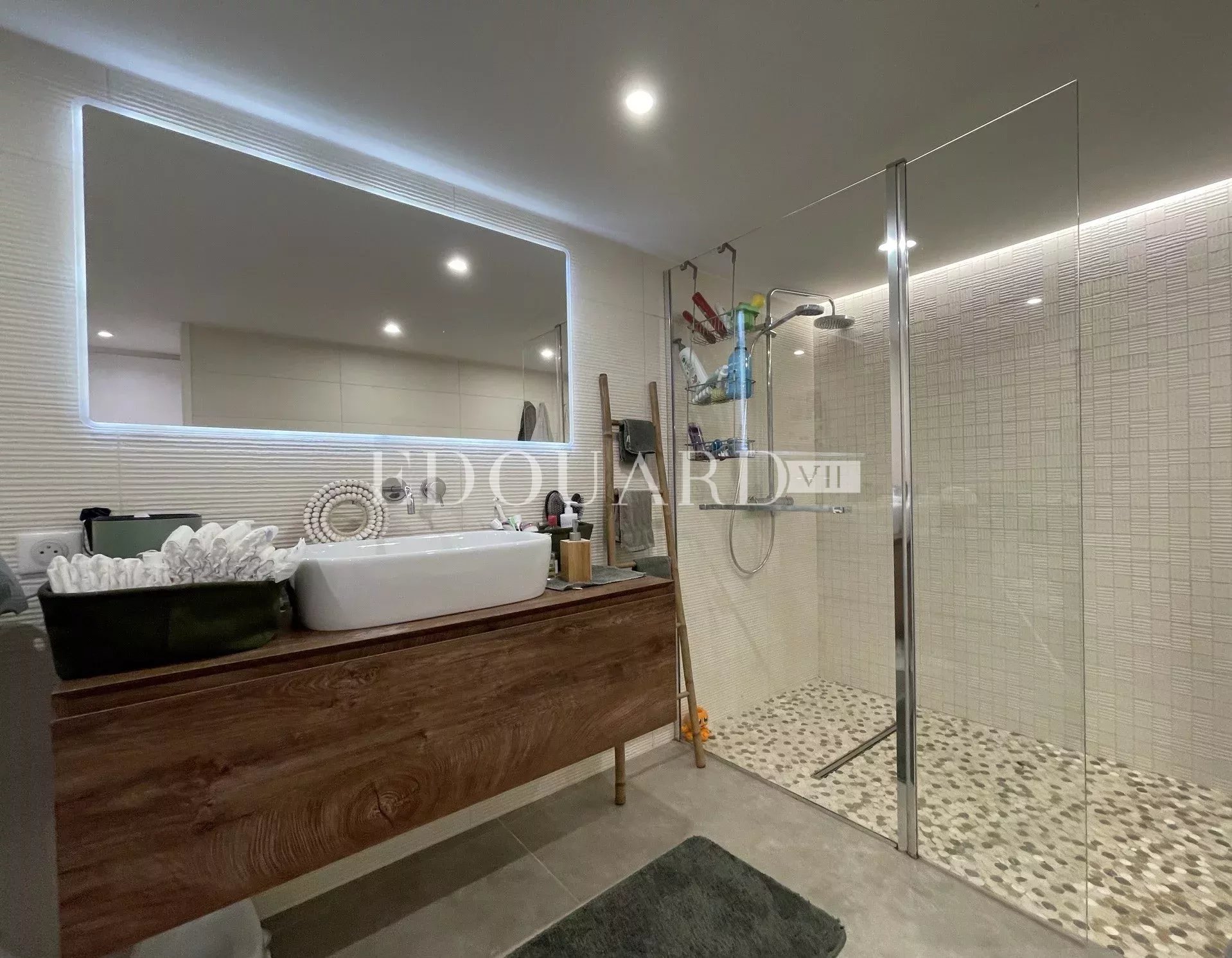 3 Bed, 2 Bath, ApartmentFor Sale, Menton, Alpes-Maritimes