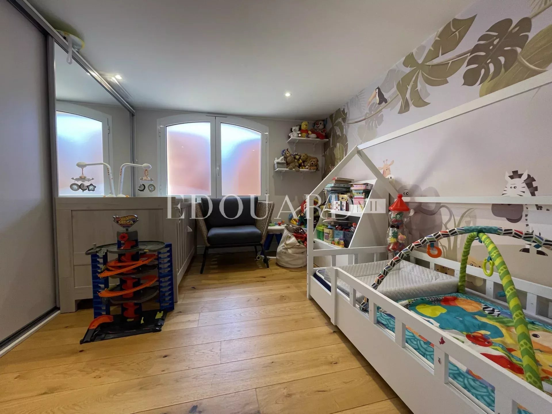 3 Bed, 2 Bath, ApartmentFor Sale, Menton, Alpes-Maritimes