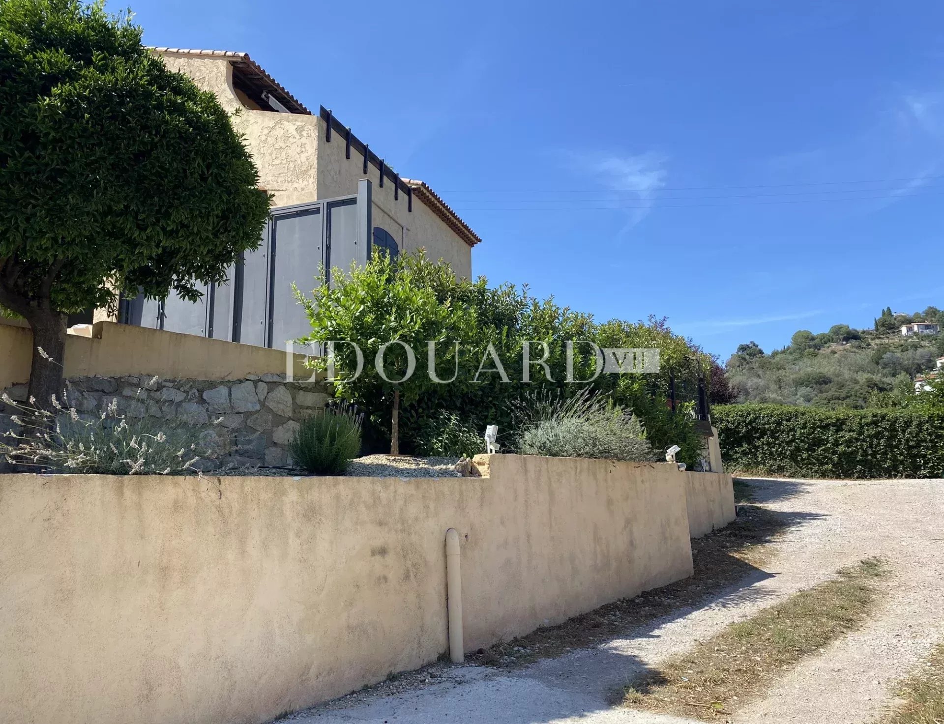 3 Bed, 2 Bath, ApartmentFor Sale, Menton, Alpes-Maritimes