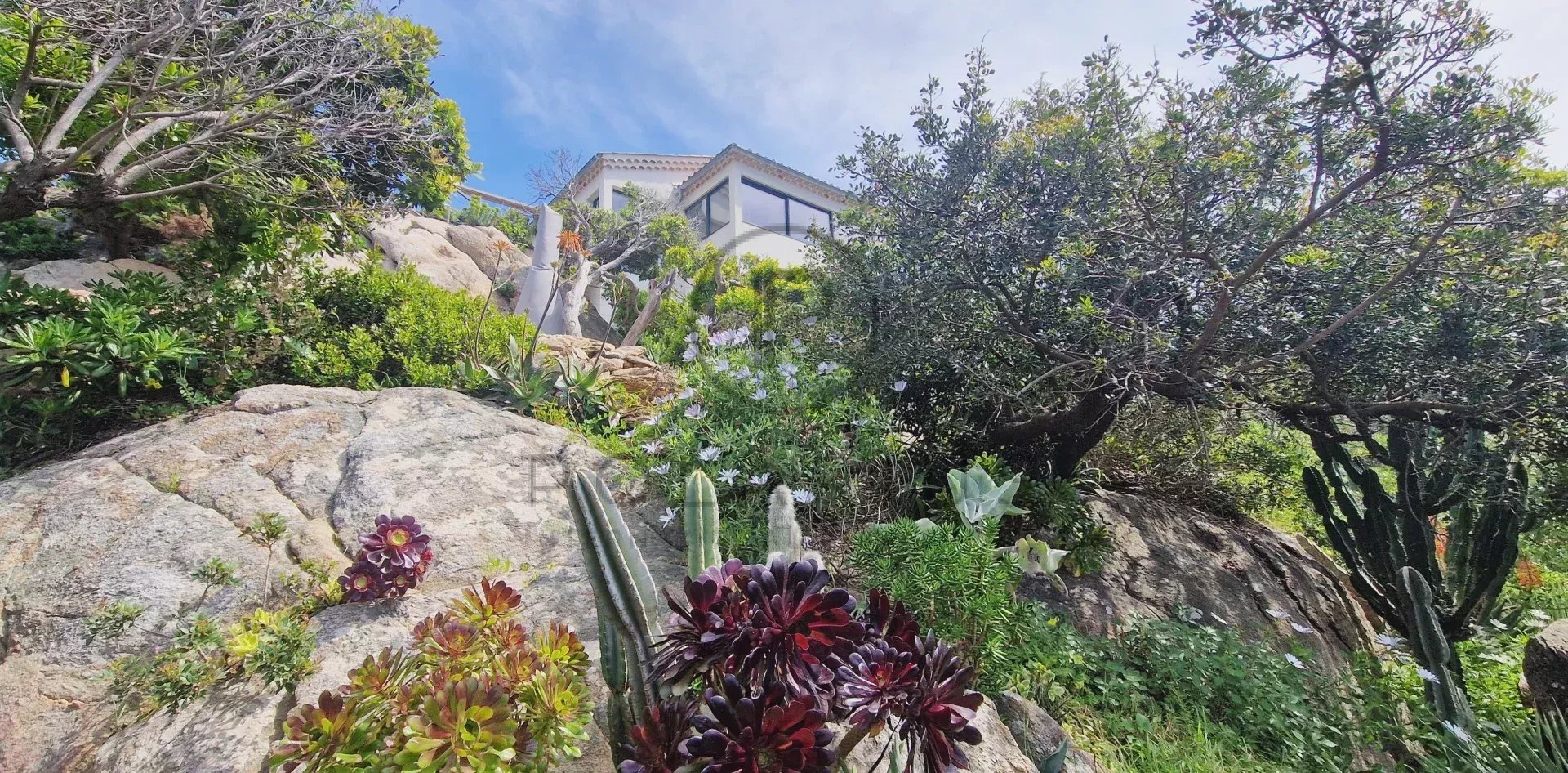 2 Bed, 2 Bath, HouseFor Sale, Ile du Levant, Var