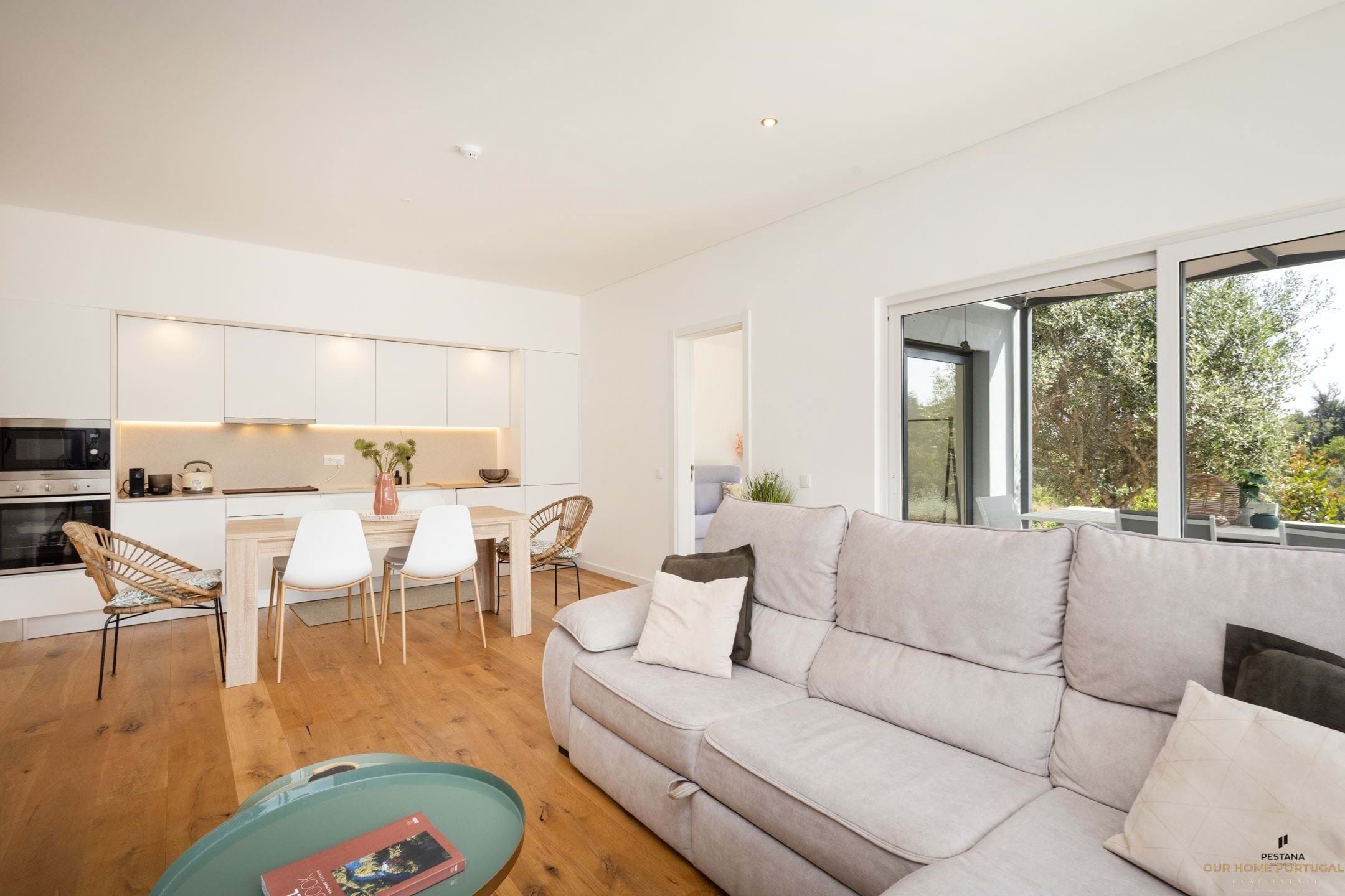 3 Bed, 2 Bath, HouseFor Sale, Lagoa, Faro, 8400-561