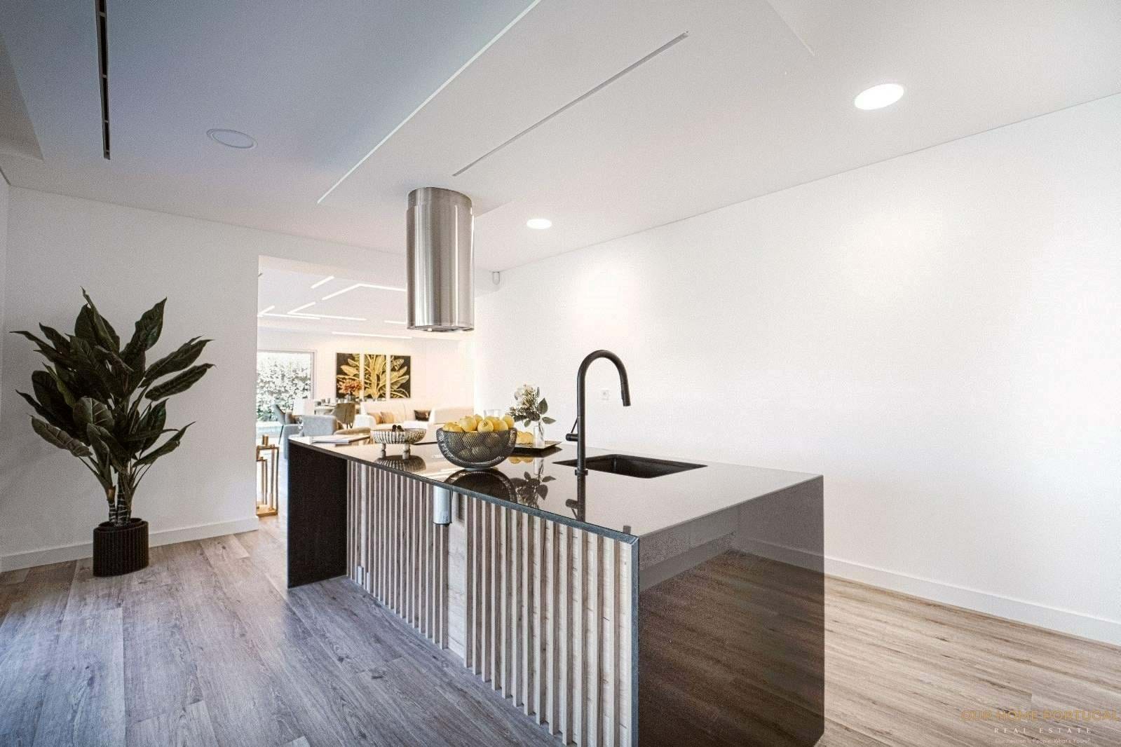 4 Bed, 4 Bath, HouseFor Sale, Almada, Setubal