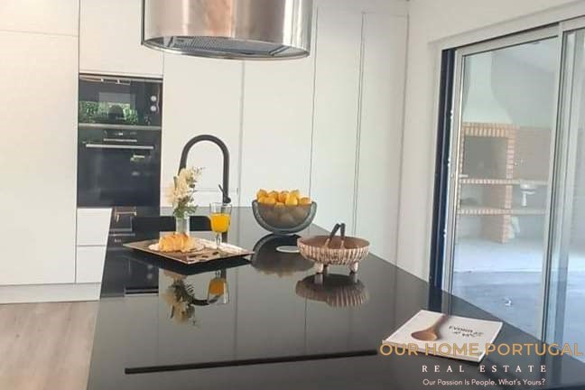 4 Bed, 4 Bath, HouseFor Sale, Almada, Setubal