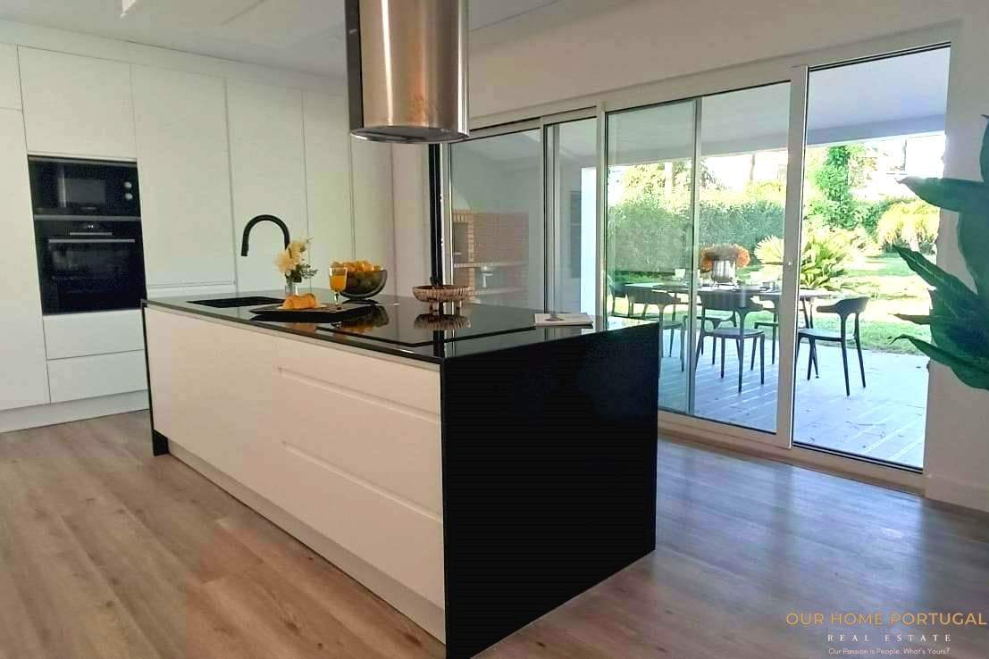 4 Bed, 4 Bath, HouseFor Sale, Almada, Setubal