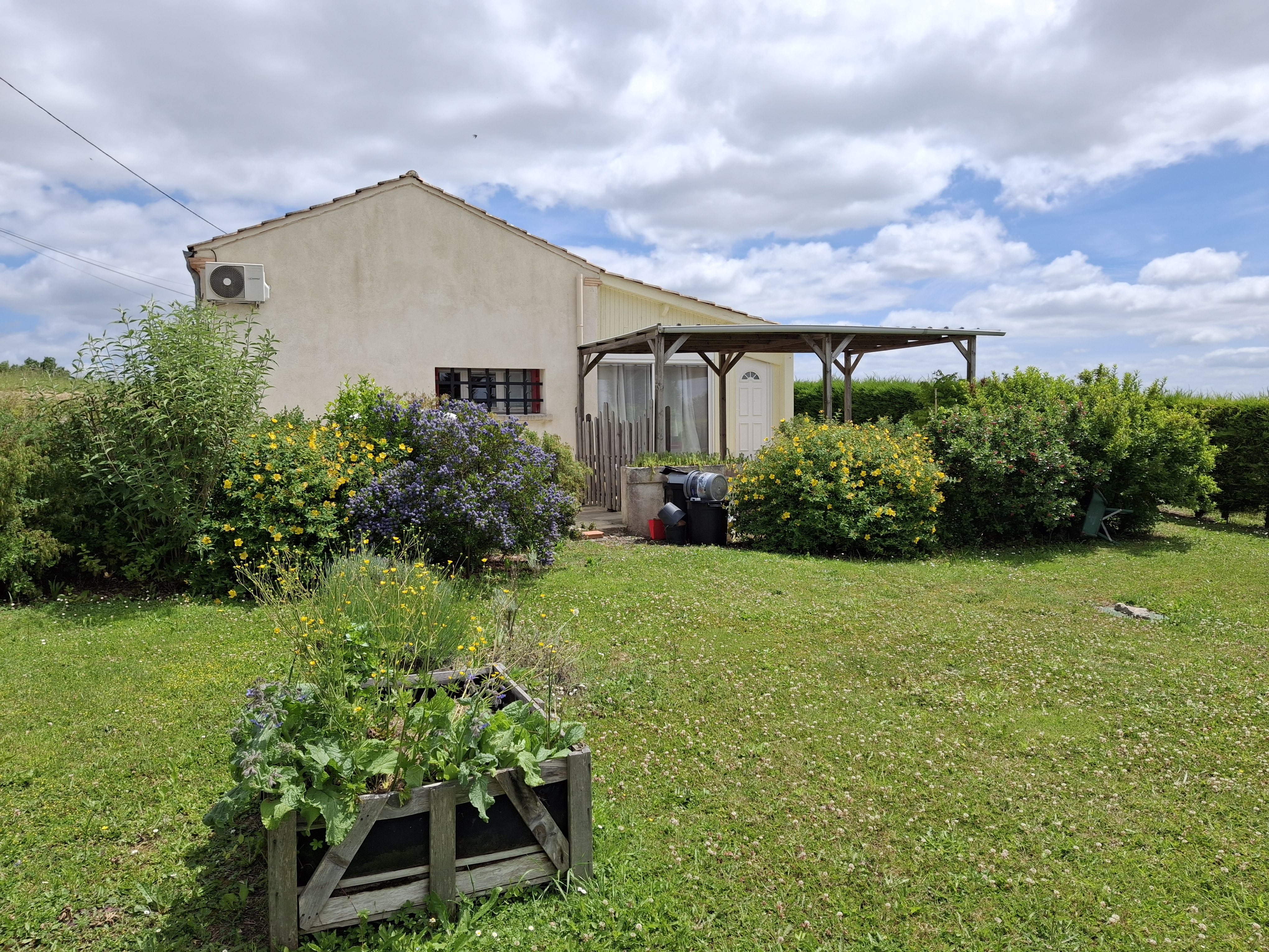 2 Bed, 1 Bath, HouseFor Sale, Monflanquin, Lot-et-Garonne, Aquitaine, 47150