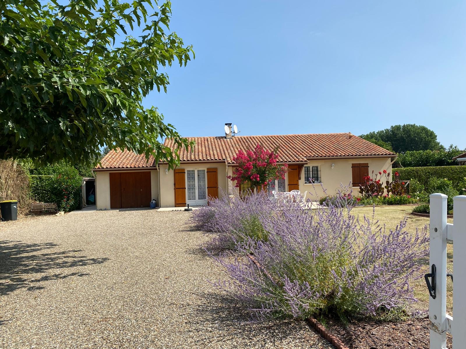 4 Bed, 1 Bath, HouseFor Sale, Allemans du dropt, Lot-et-Garonne, Aquitaine, 47800