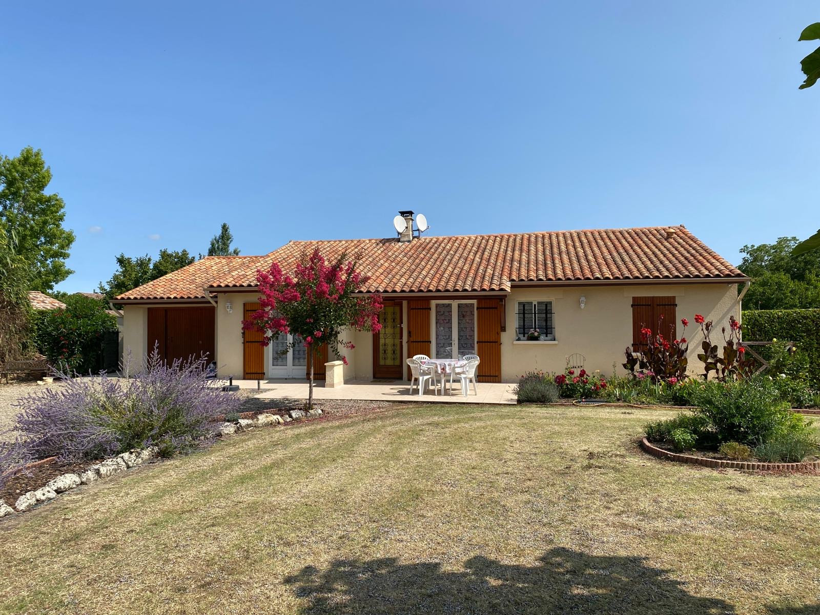 4 Bed, 1 Bath, HouseFor Sale, Allemans du dropt, Lot-et-Garonne, Aquitaine, 47800