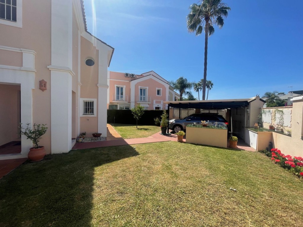 3 Bed, 3 Bath, HouseFor Sale, San Pedro de Alcantara, Malaga