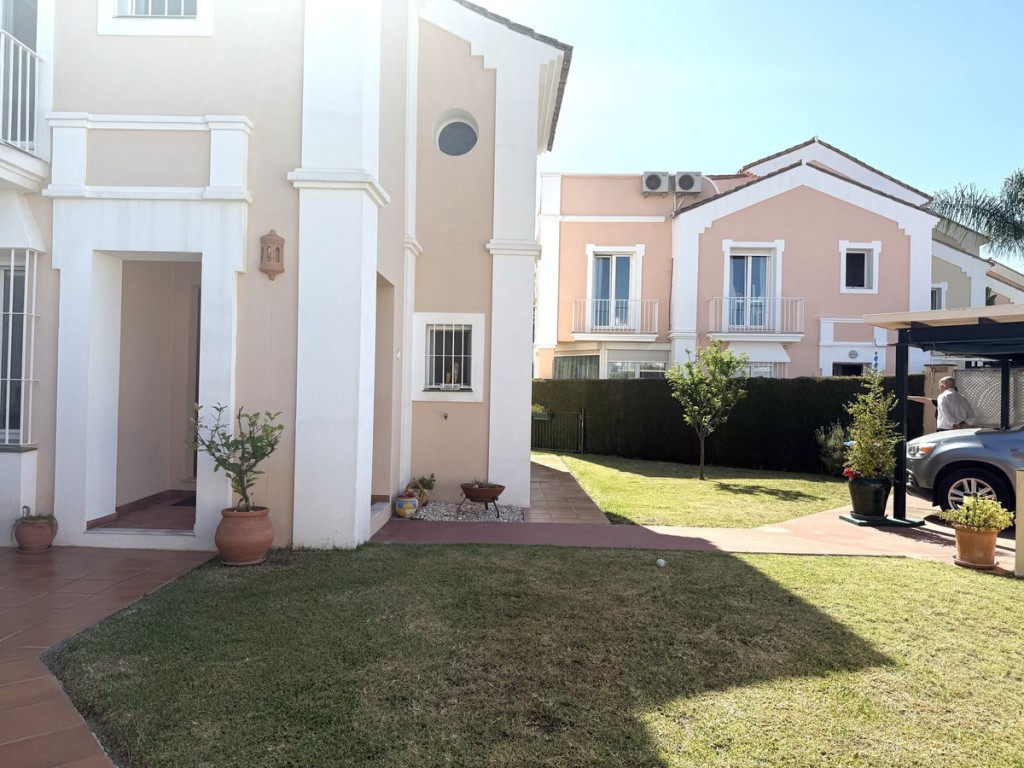 3 Bed, 3 Bath, HouseFor Sale, San Pedro de Alcantara, Malaga