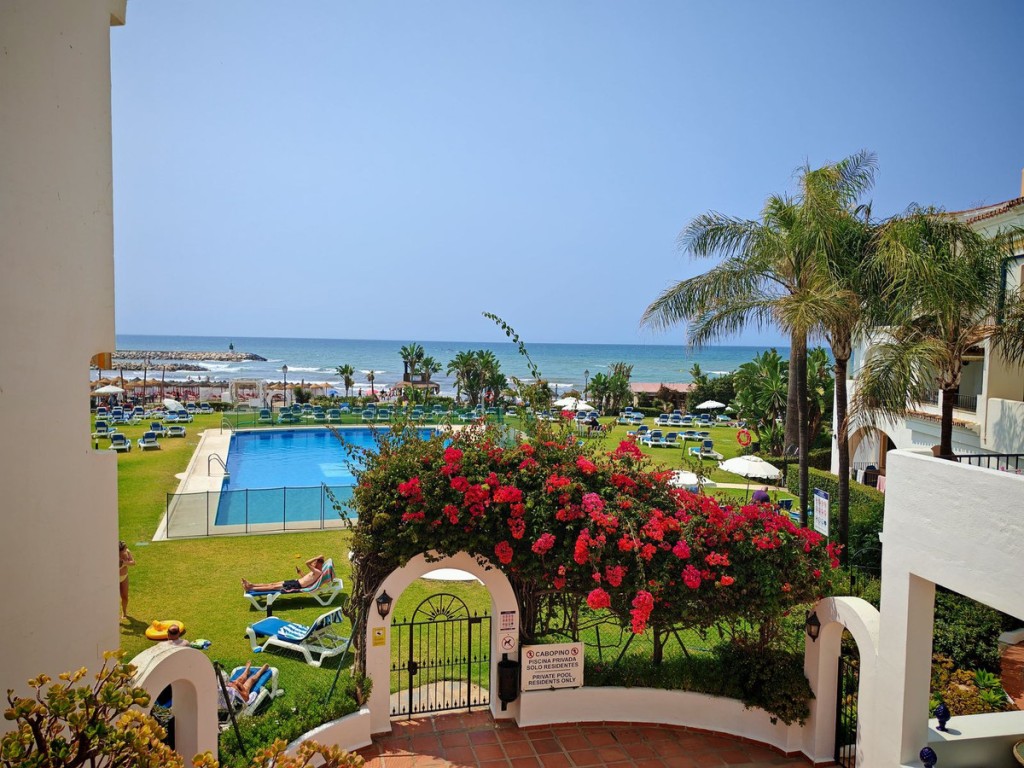 4 Bed, 3 Bath, ApartmentFor Sale, Cabopino, Malaga