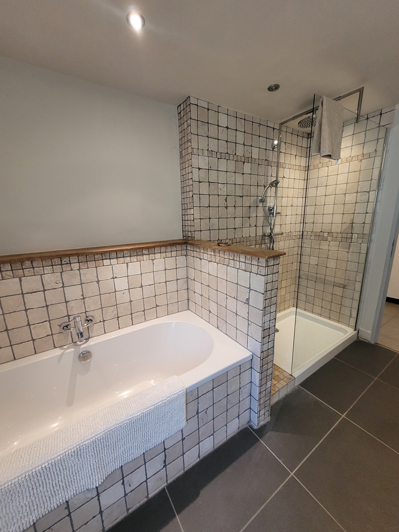 4 Bed, 3 Bath, HouseFor Sale, Puimisson, Herault, Languedoc-Roussillon, 34480