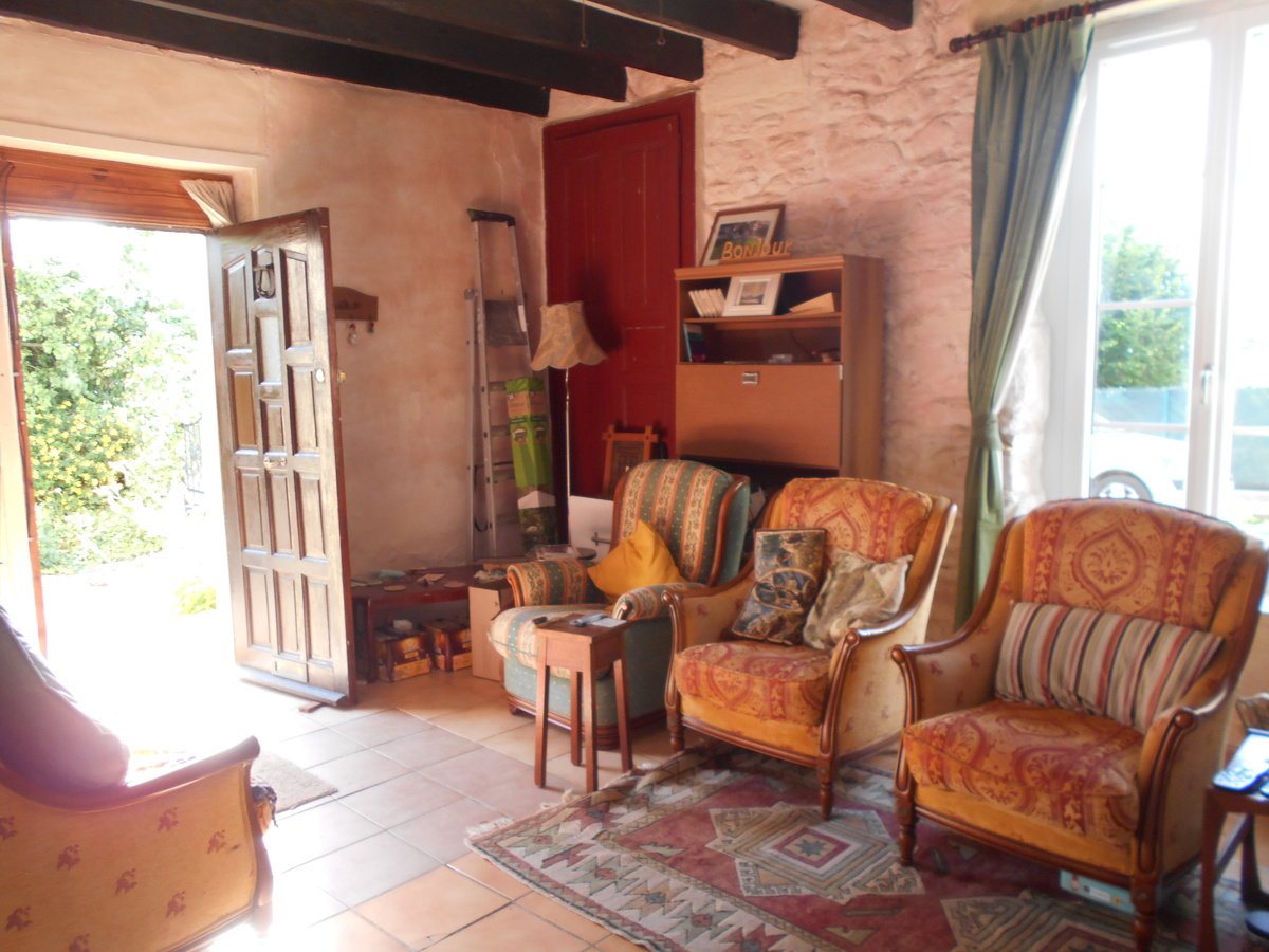 3 Bed, 1 Bath, HouseFor Sale, Pays-de-la-Loire, 53700