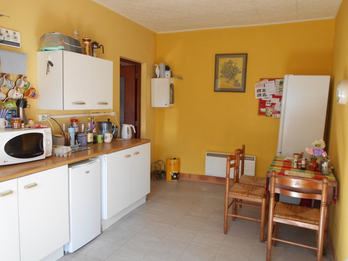 3 Bed, 1 Bath, HouseFor Sale, Pays-de-la-Loire, 53700