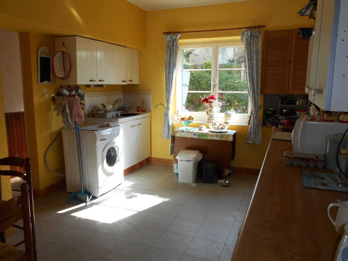 3 Bed, 1 Bath, HouseFor Sale, Pays-de-la-Loire, 53700