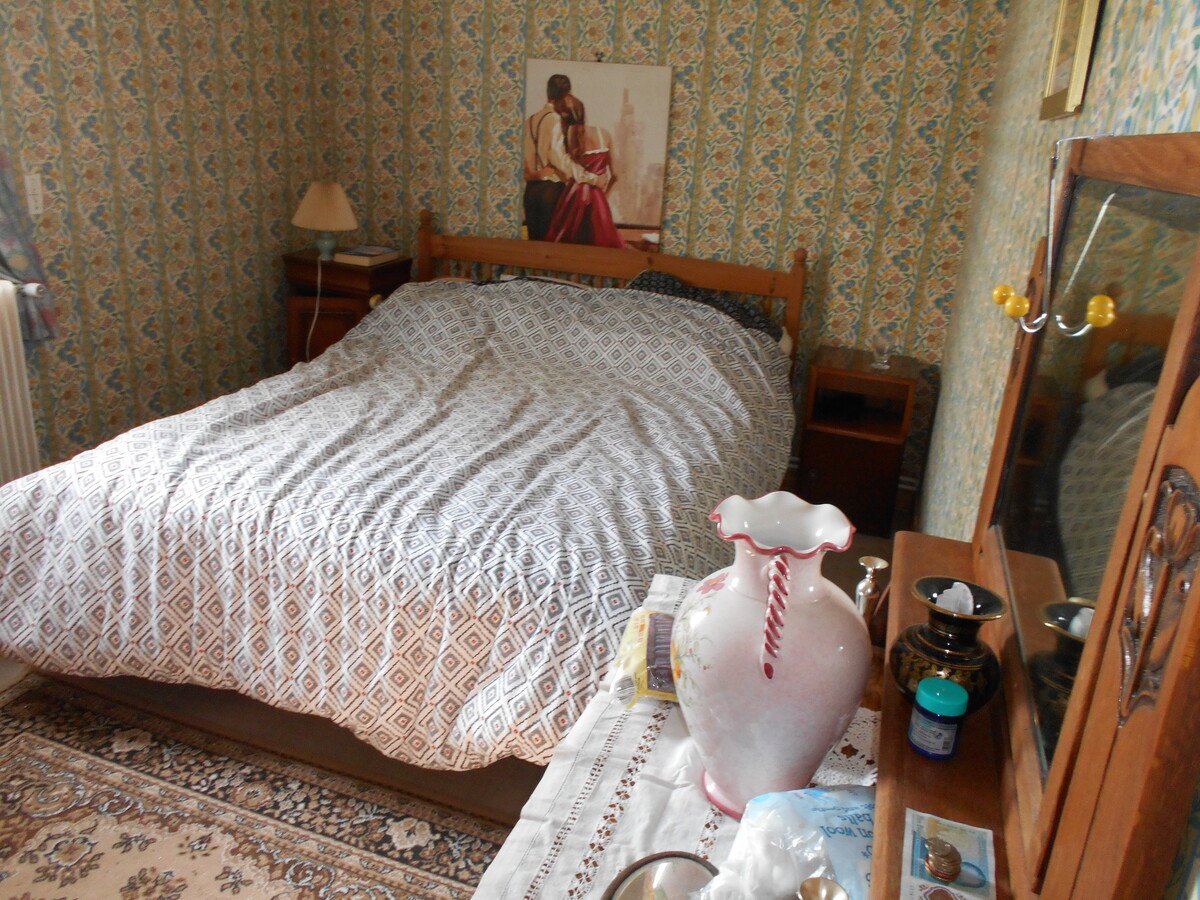 3 Bed, 1 Bath, HouseFor Sale, Pays-de-la-Loire, 53700