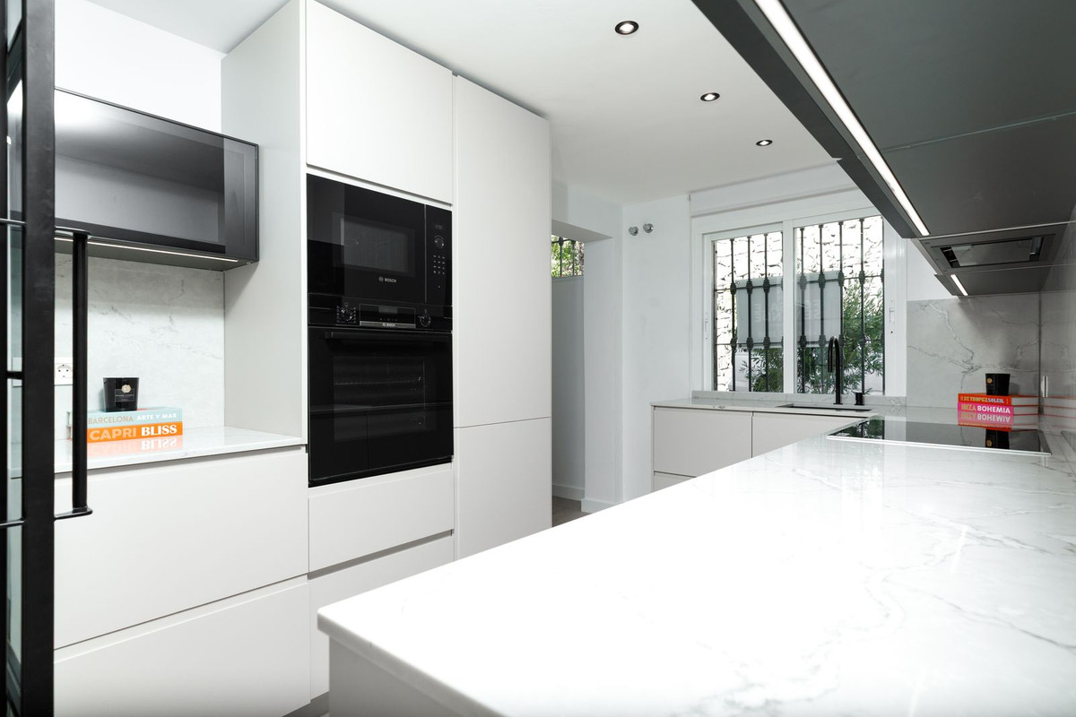 3 Bed, 3 Bath, ApartmentFor Sale, La Quinta, Malaga