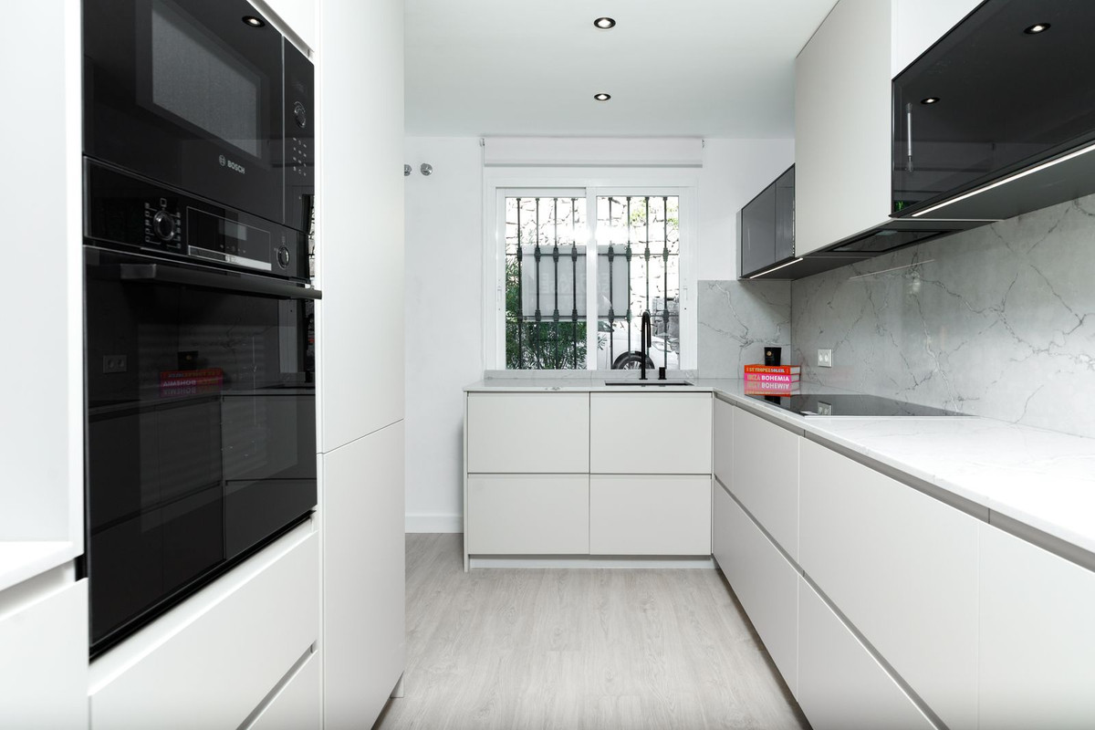 3 Bed, 3 Bath, ApartmentFor Sale, La Quinta, Malaga