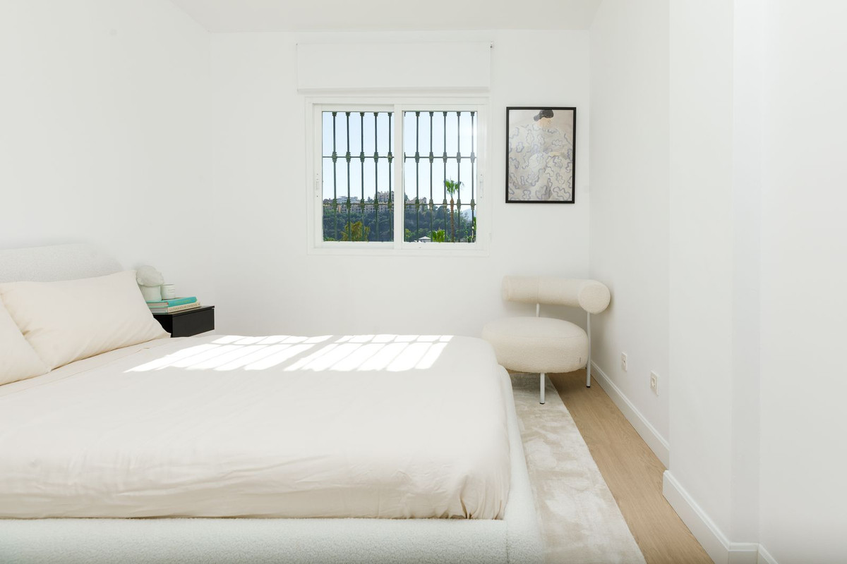 3 Bed, 3 Bath, ApartmentFor Sale, La Quinta, Malaga