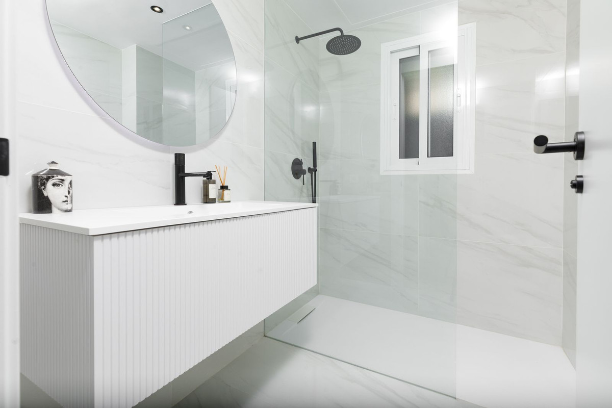 3 Bed, 3 Bath, ApartmentFor Sale, La Quinta, Malaga