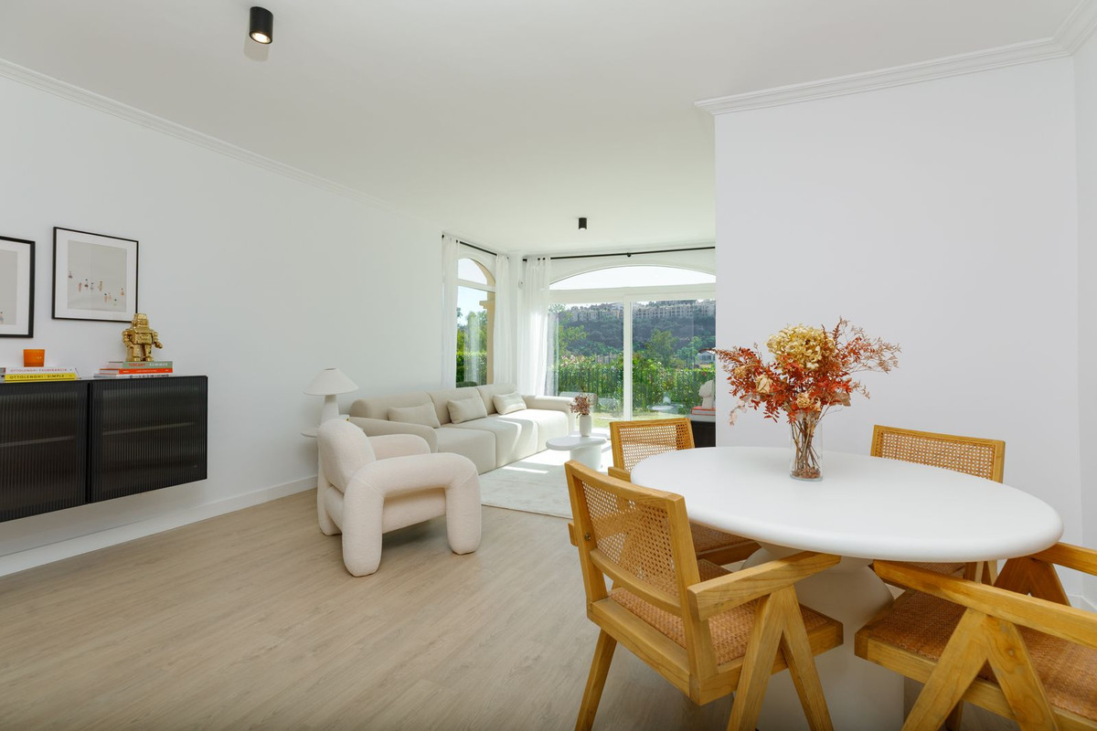 3 Bed, 3 Bath, ApartmentFor Sale, La Quinta, Malaga