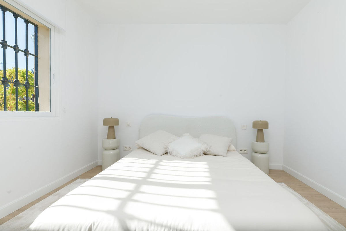 3 Bed, 3 Bath, ApartmentFor Sale, La Quinta, Malaga