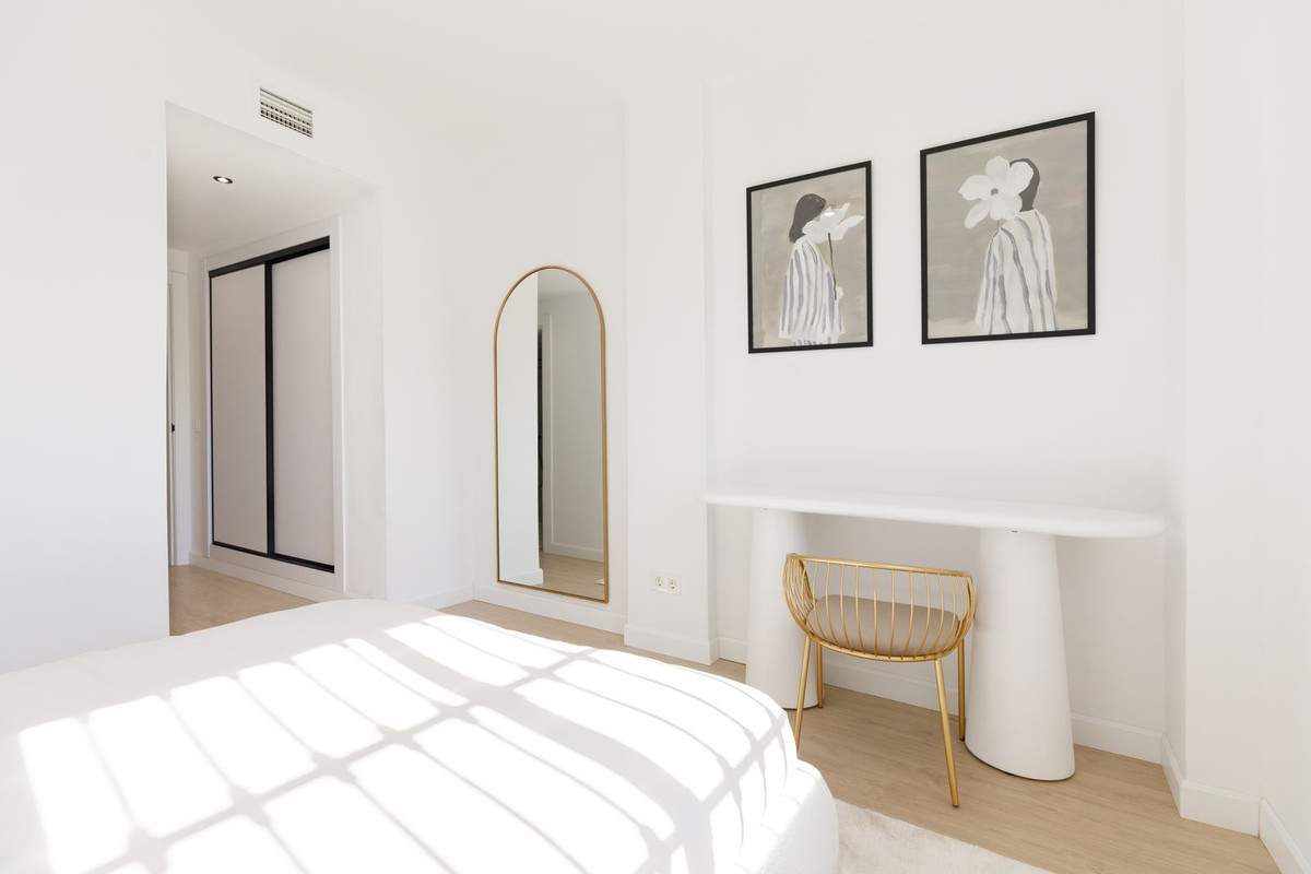 3 Bed, 3 Bath, ApartmentFor Sale, La Quinta, Malaga