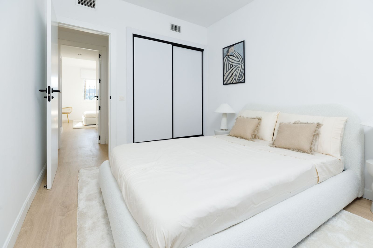 3 Bed, 3 Bath, ApartmentFor Sale, La Quinta, Malaga