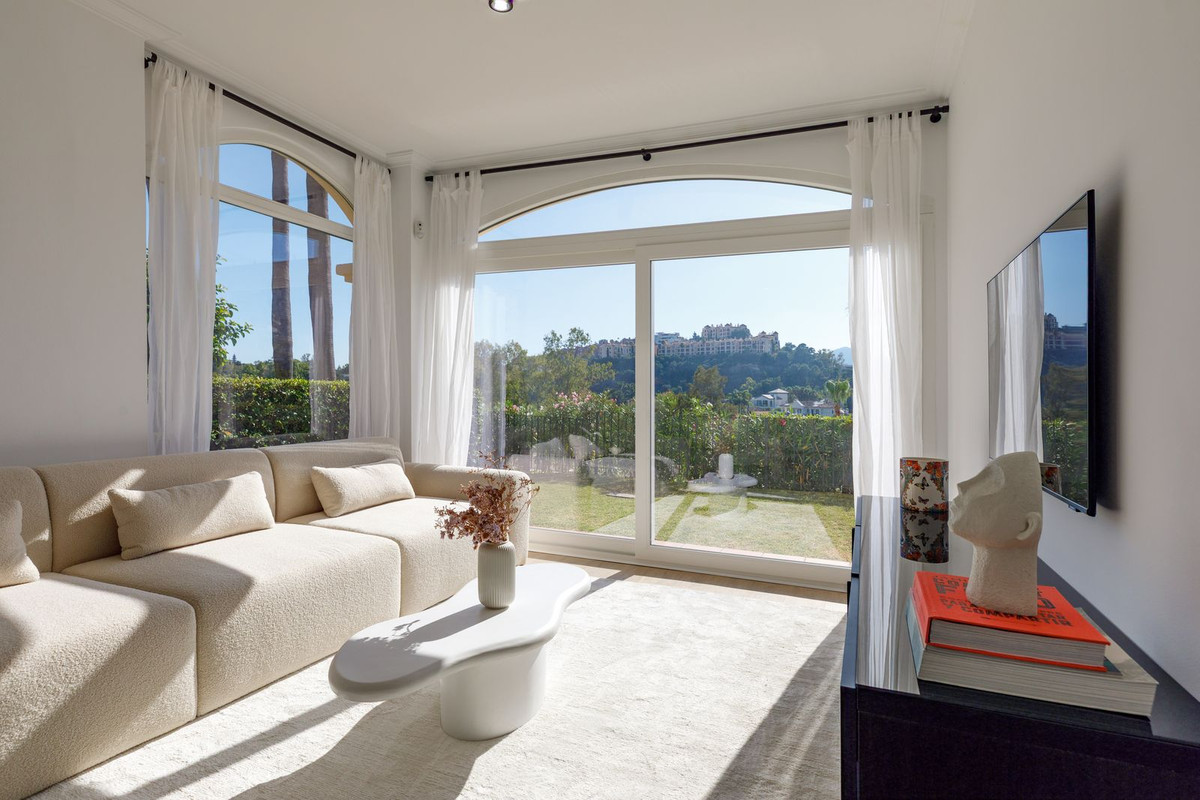 3 Bed, 3 Bath, ApartmentFor Sale, La Quinta, Malaga