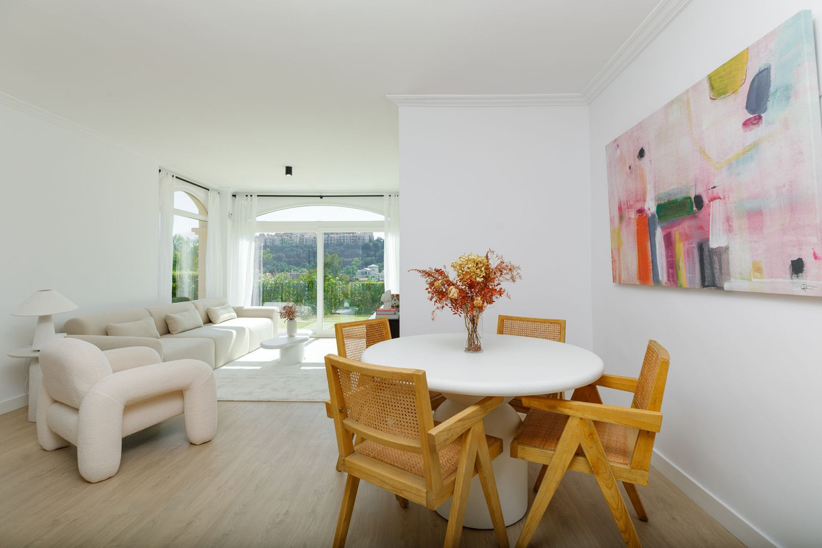 3 Bed, 3 Bath, ApartmentFor Sale, La Quinta, Malaga