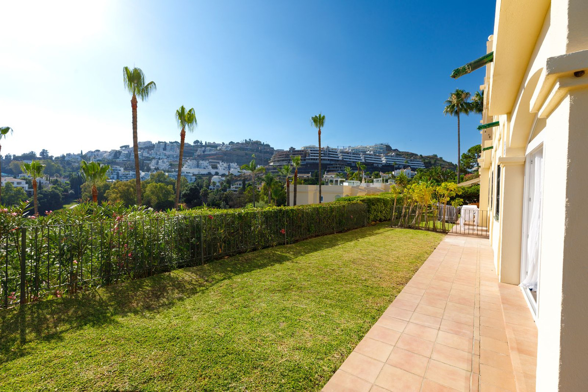 3 Bed, 3 Bath, ApartmentFor Sale, La Quinta, Malaga
