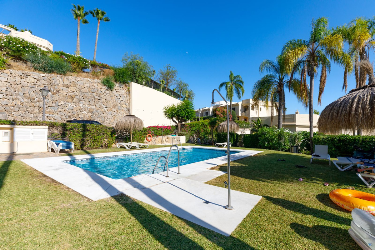 3 Bed, 3 Bath, ApartmentFor Sale, La Quinta, Malaga