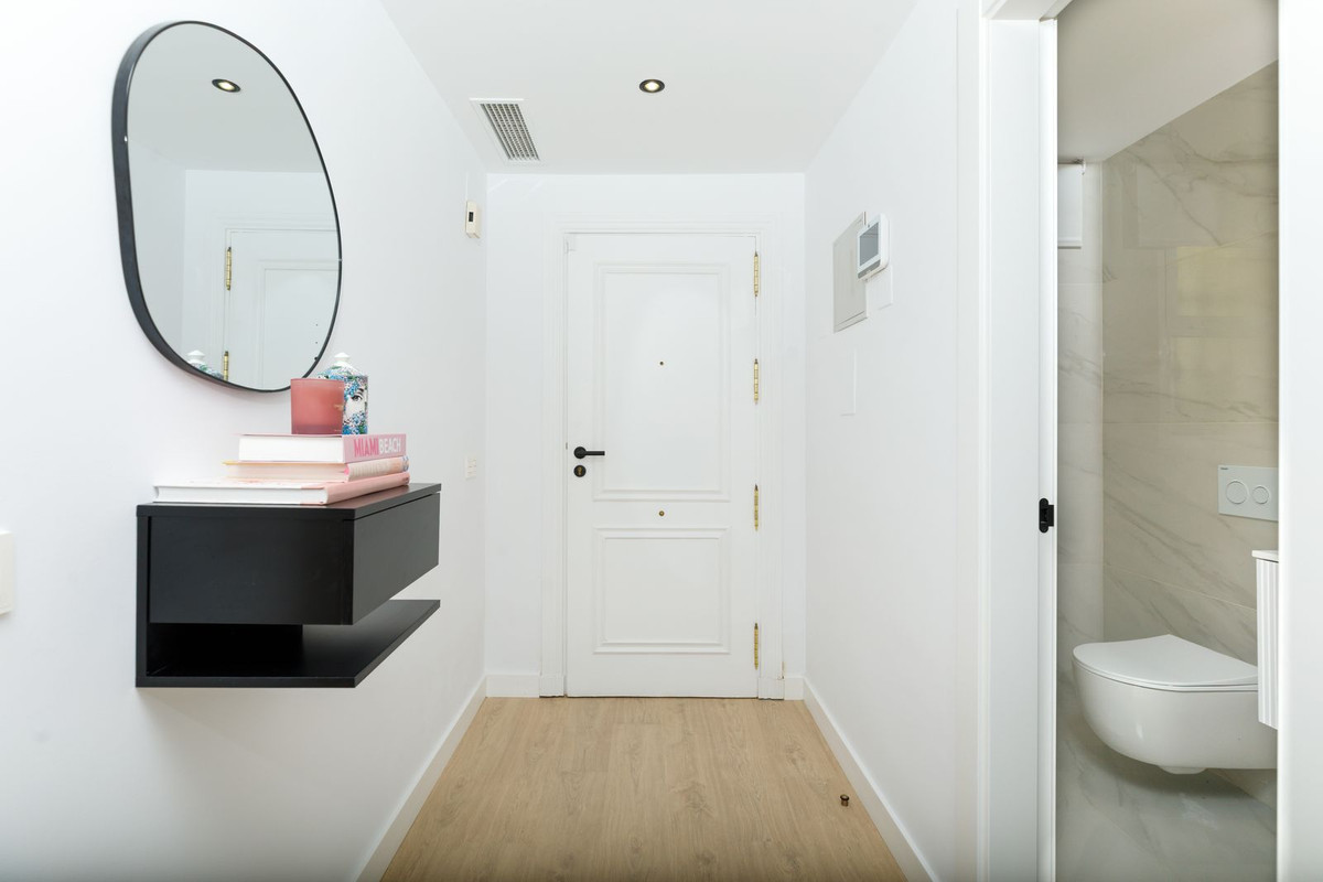 3 Bed, 3 Bath, ApartmentFor Sale, La Quinta, Malaga