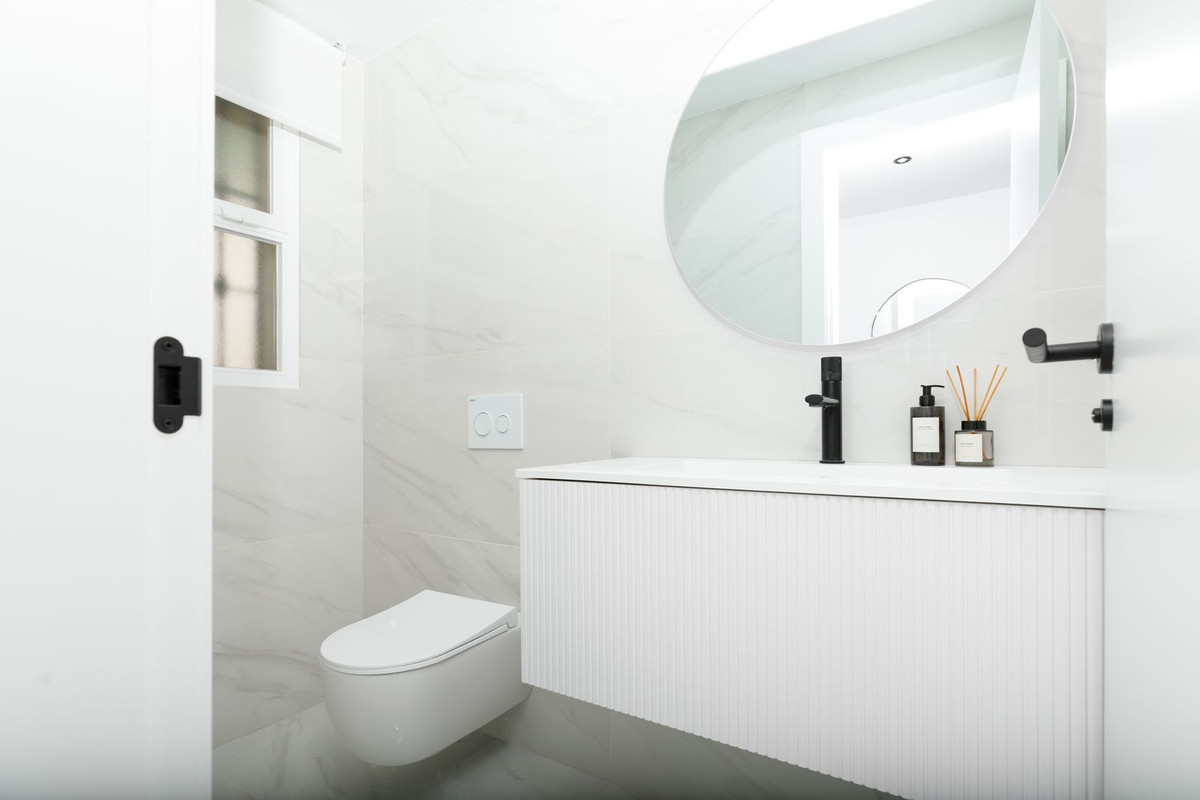 3 Bed, 3 Bath, ApartmentFor Sale, La Quinta, Malaga