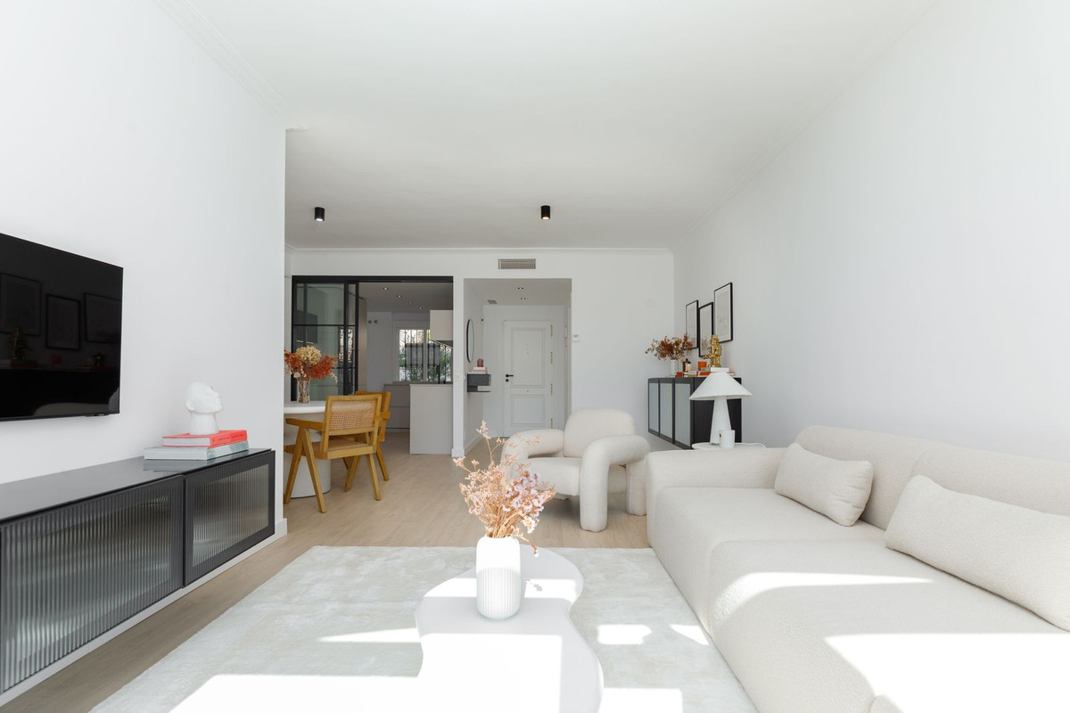 3 Bed, 3 Bath, ApartmentFor Sale, La Quinta, Malaga