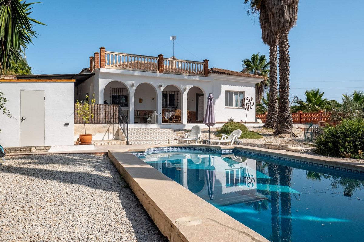 Alhaurin el Grande, Malaga, 4 Bedrooms Bedrooms, ,2 BathroomsBathrooms,For Sale,R5106016