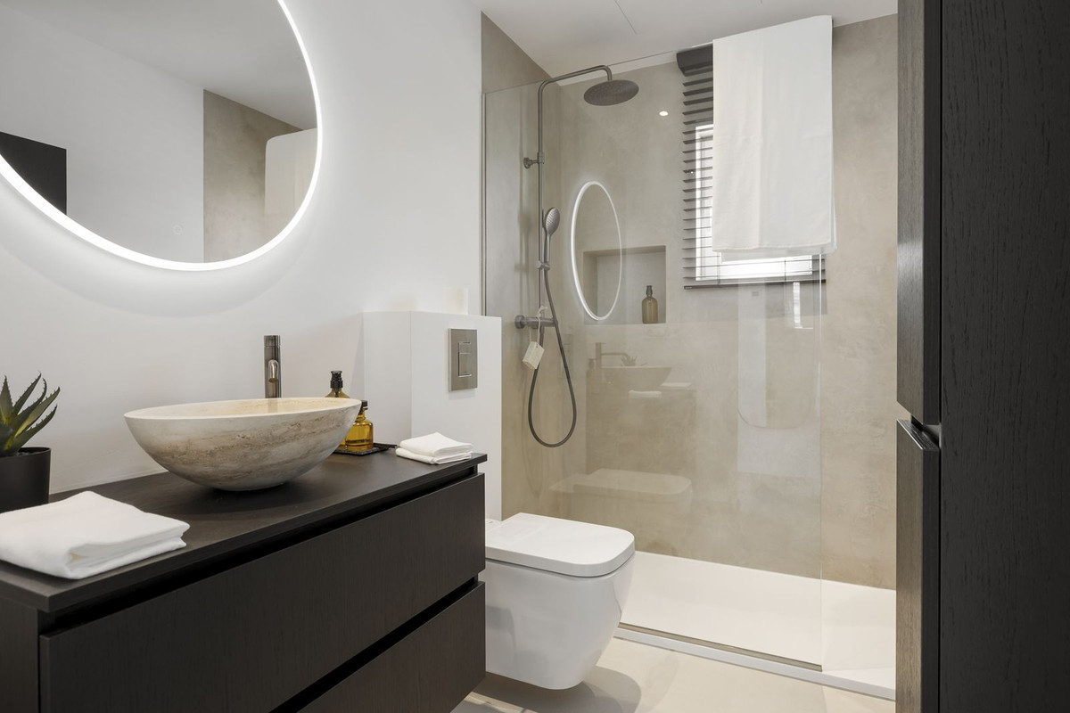 4 Bed, 4 Bath, HouseFor Sale, Casares Playa, Malaga