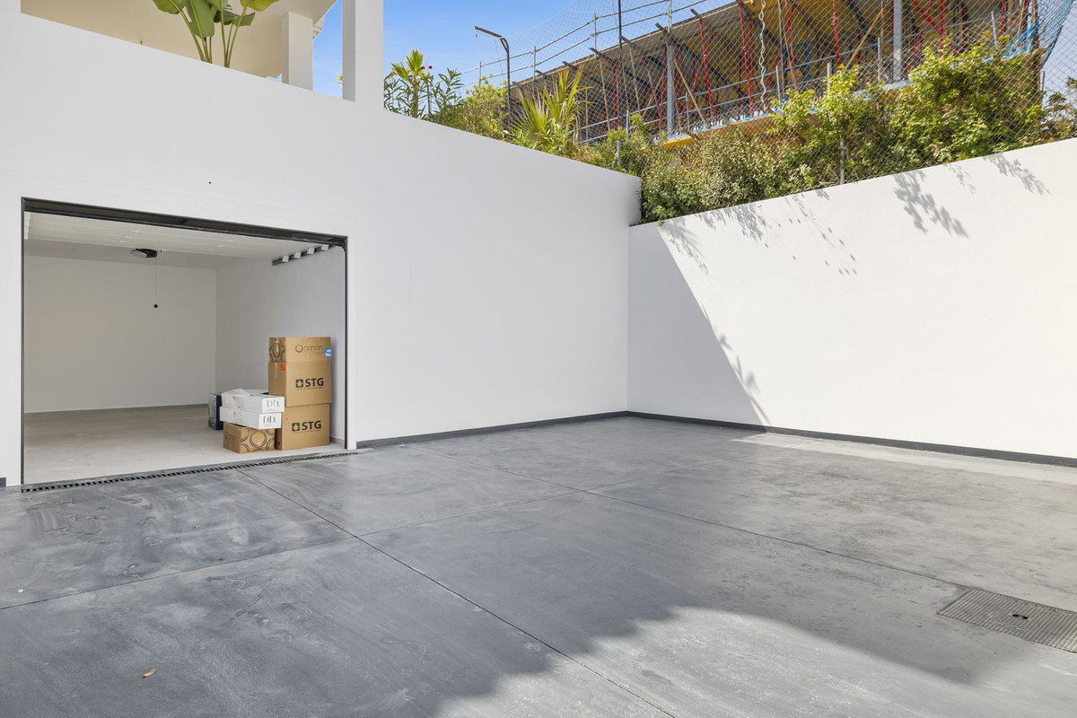 4 Bed, 4 Bath, HouseFor Sale, Casares Playa, Malaga