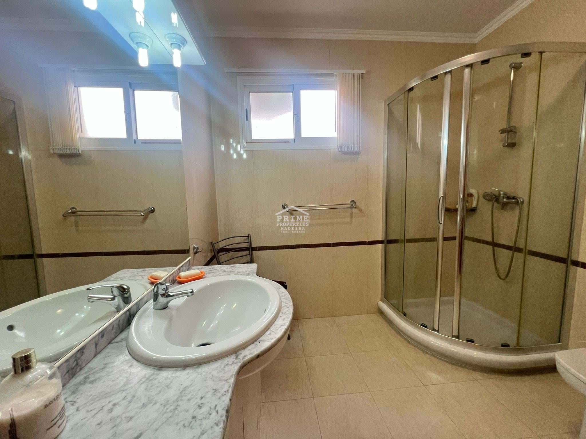 3 Bed, 2 Bath, HouseFor Sale, Funchal, Ilha da Madeira, 9000-088