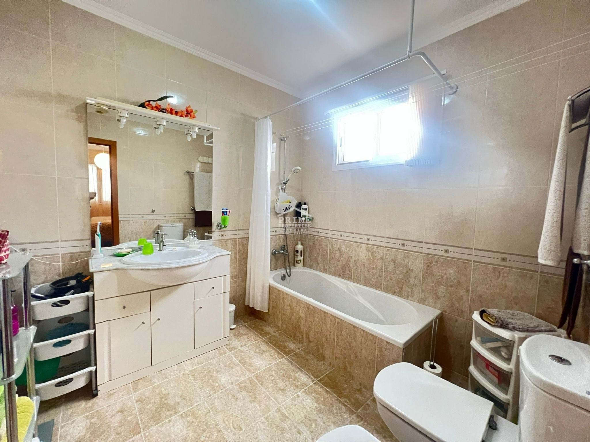 3 Bed, 2 Bath, HouseFor Sale, Funchal, Ilha da Madeira, 9000-088