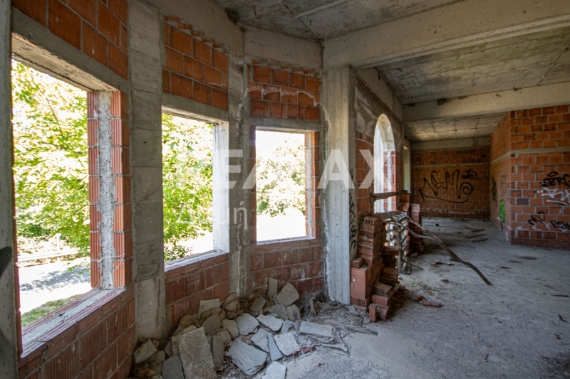 Commercial Property, For Sale