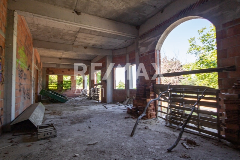 Commercial Property, For Sale