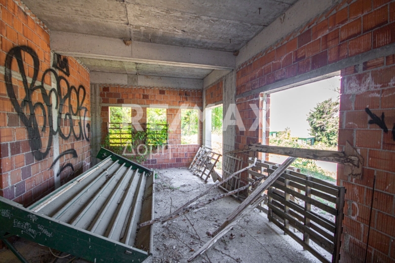 Commercial Property, For Sale